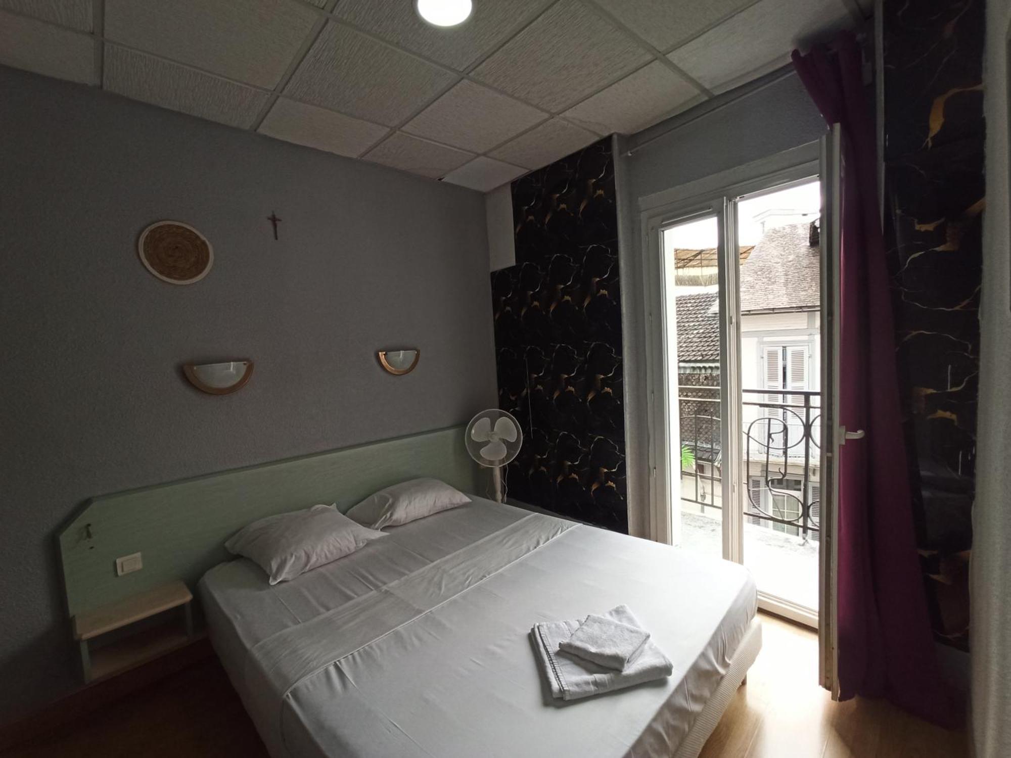 Hotel Saint Jean Baptiste Lourdes Exterior photo